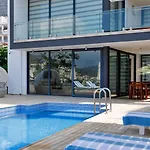 Villa 3 Bedroom *